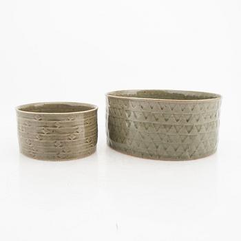 Signe Persson-Melin,  set of two signed and dated stoneware bowls -96 and -00.