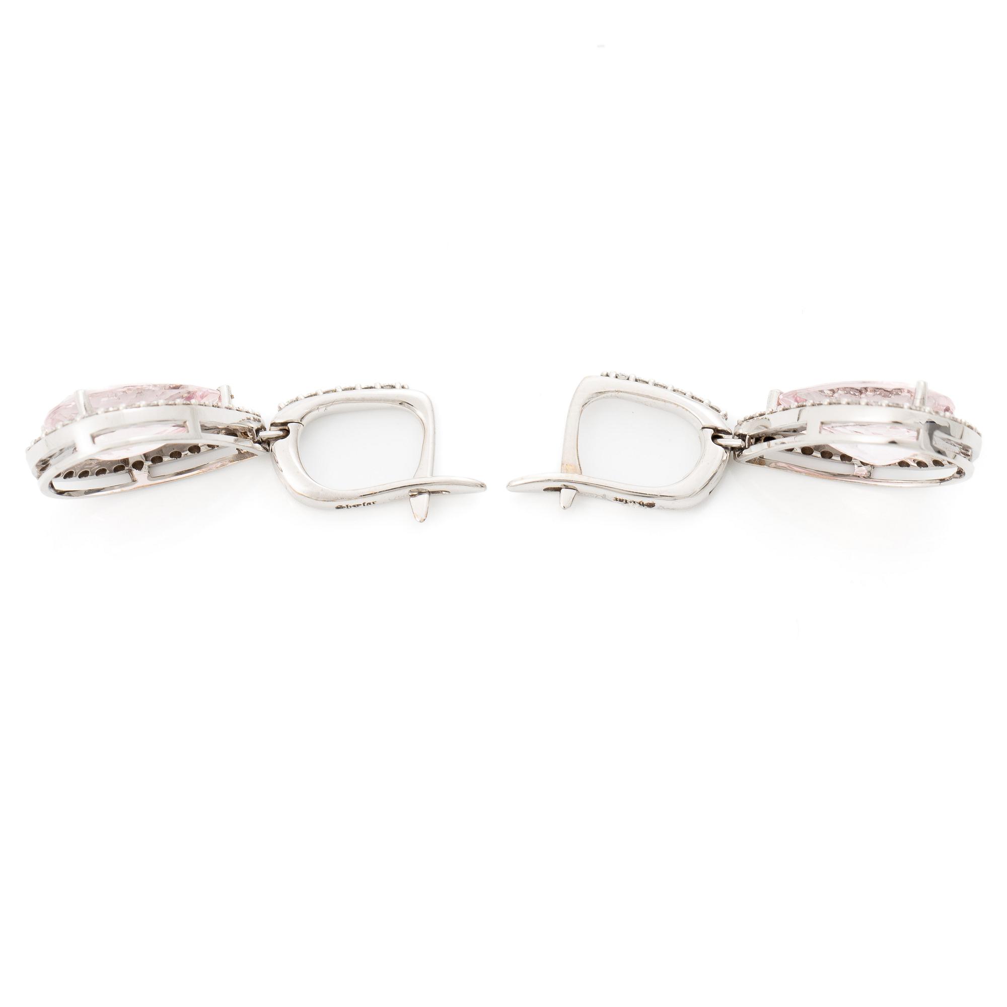 Earrings 18K white gold with drop-shaped faceted morganite and brilliant-cut diamonds.