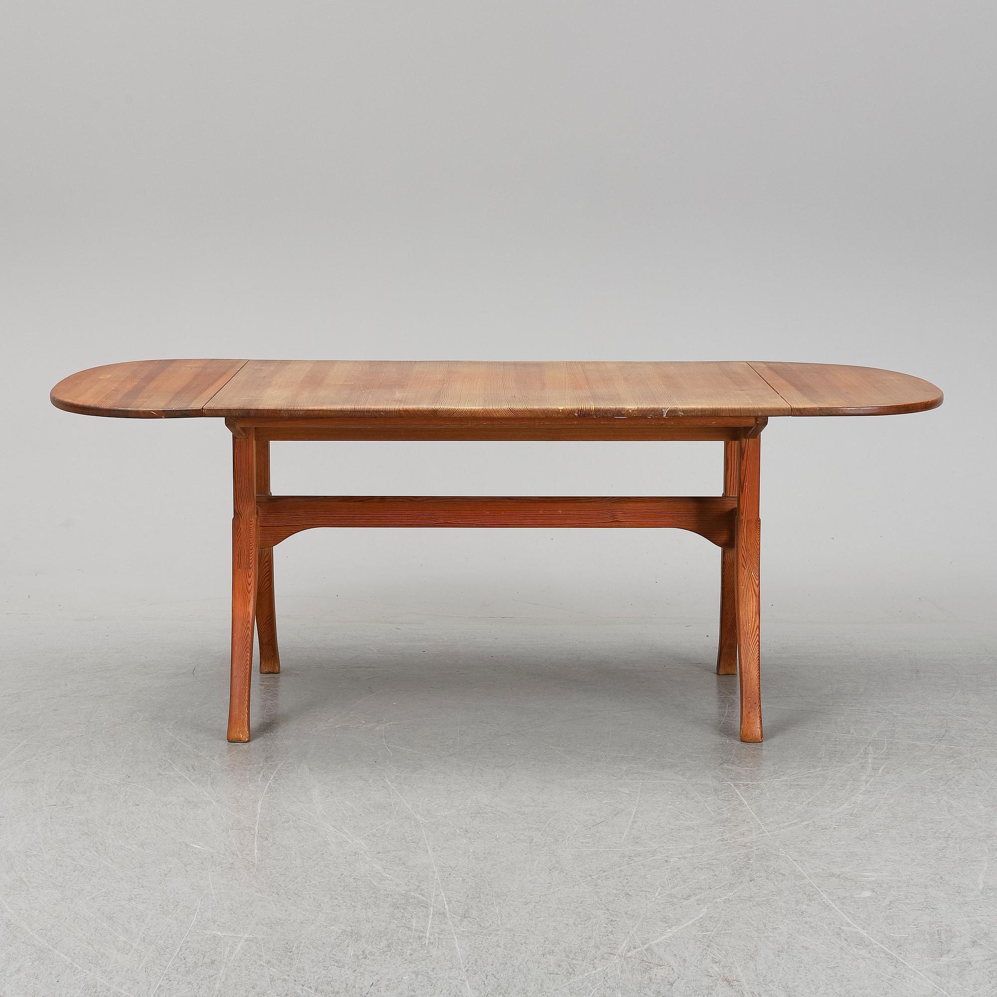 CARL MALMSTEN, a pine dining table, second half of the 20th Century.