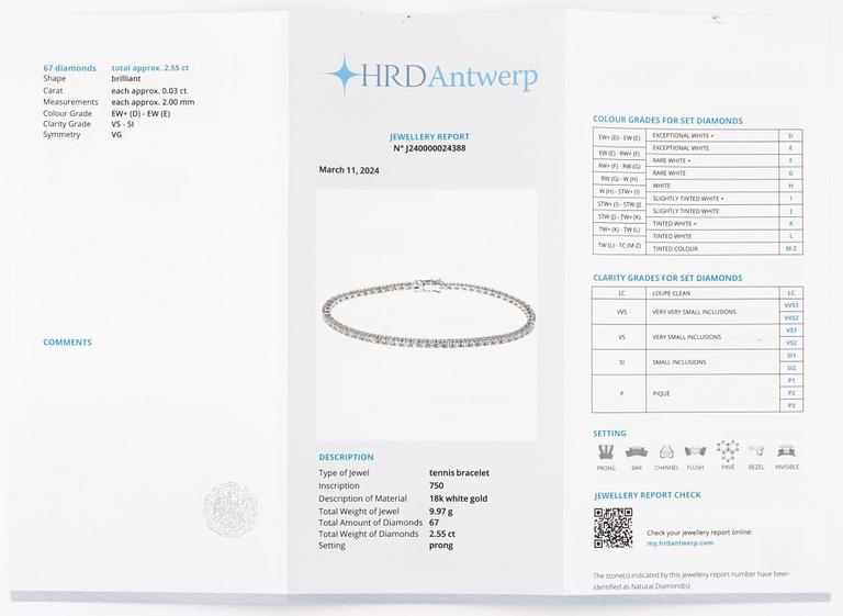 Tennis bracelet 18K white gold with round brilliant-cut diamonds.