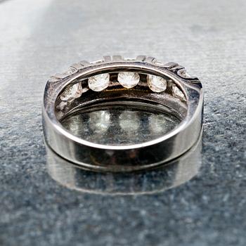 RING, vitguld 14K, 5 st princesslipade diamanter, tot. 1,63 ct. Paino 4,45 g.