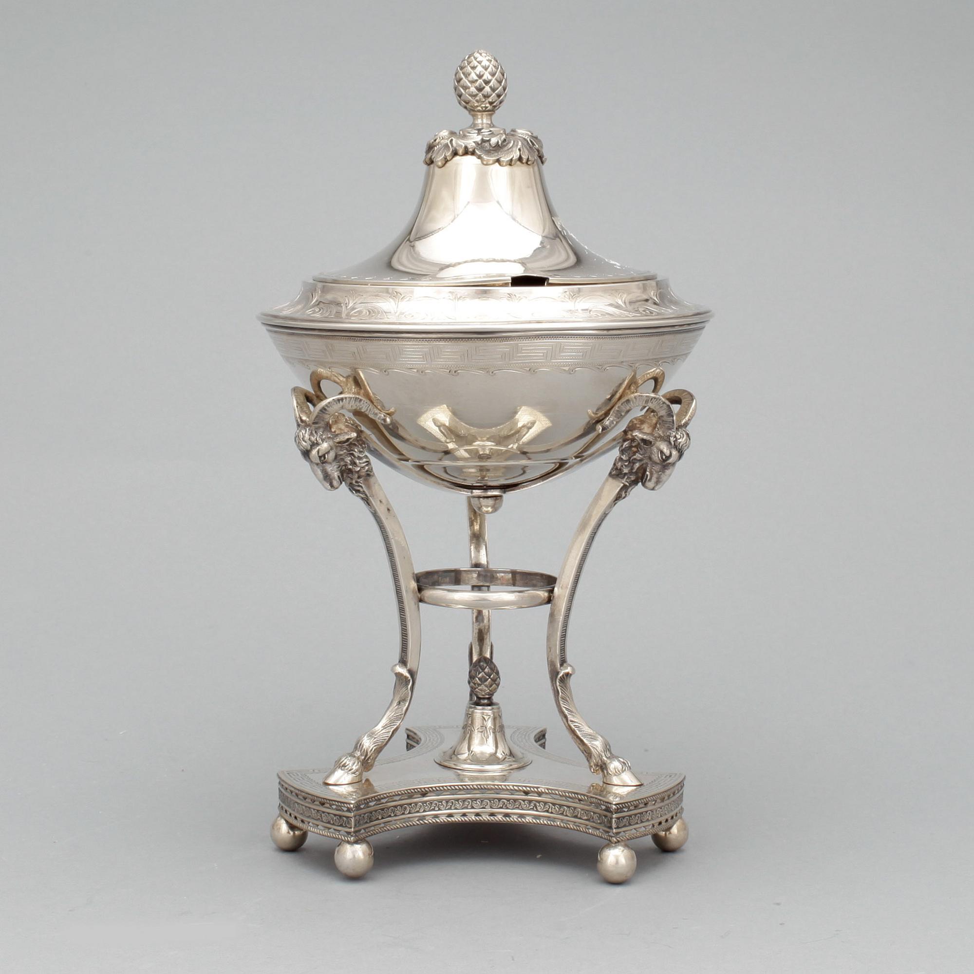 SOCKERSKÅL, silver, Finland, 1899. Vikt: Ca 745 gram.