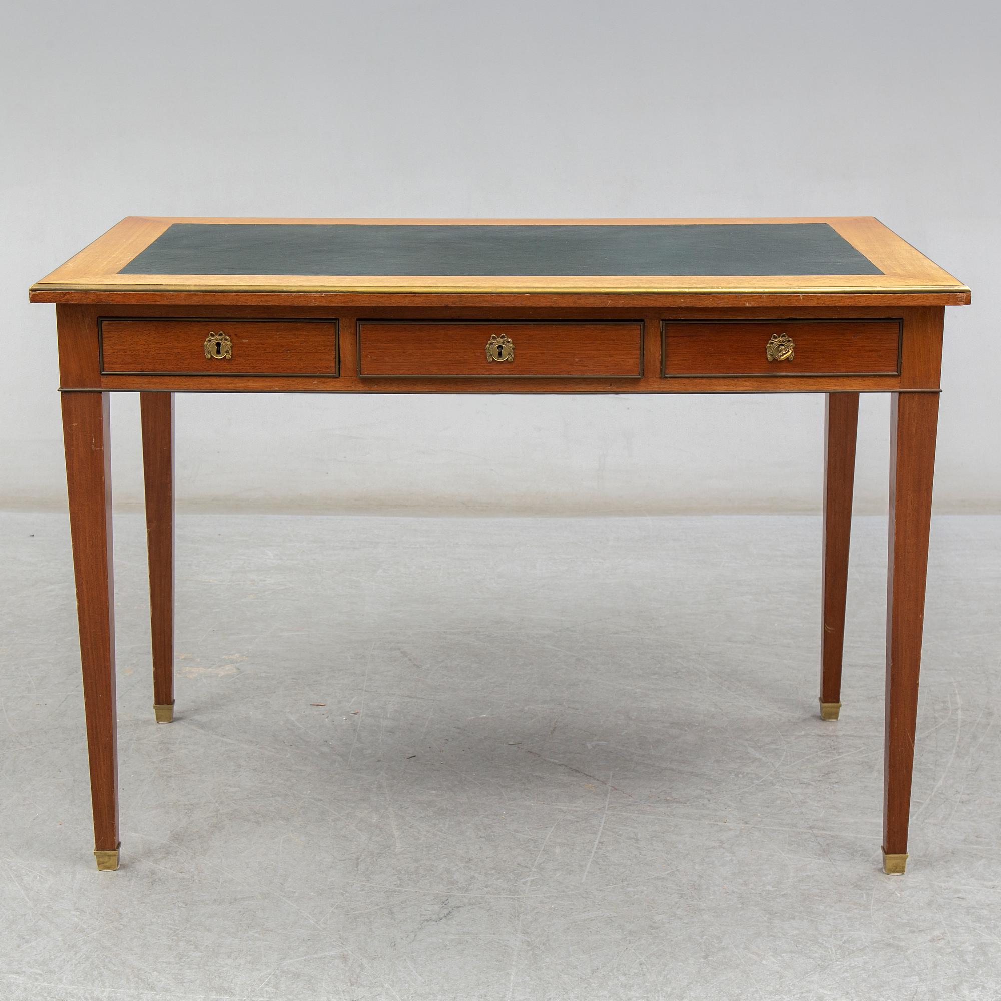 SKRIVBORD, sengustaviansk stil 1900-talets första hälft.