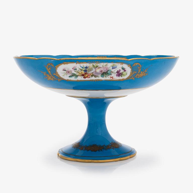 A footed porcelain bowl, Sèvres-like mark, around 1900.