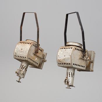 LAMPA/STRÅLKASTARE, 2 stycken, 1900-talets första hälft.