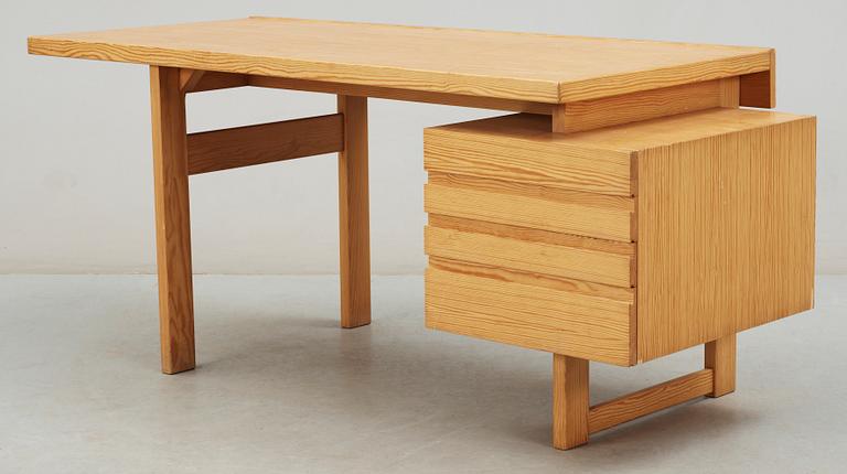SKRIVBORD, formgivet av Olavi Hänninen för Nupponen, Finland.
