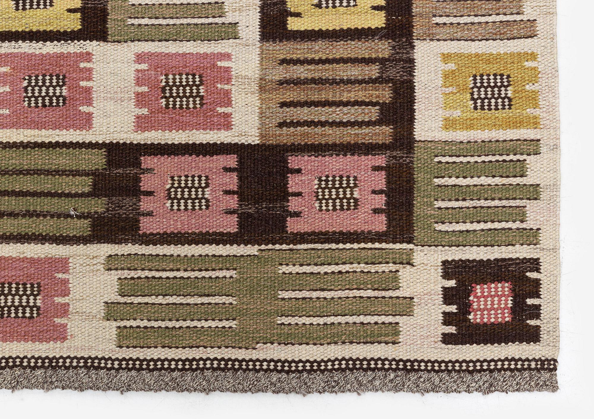 Märta Måås-Fjetterström, matta, "Nyponblomman", rölakan, ca 241 x 170 cm, signerad AB MMF.