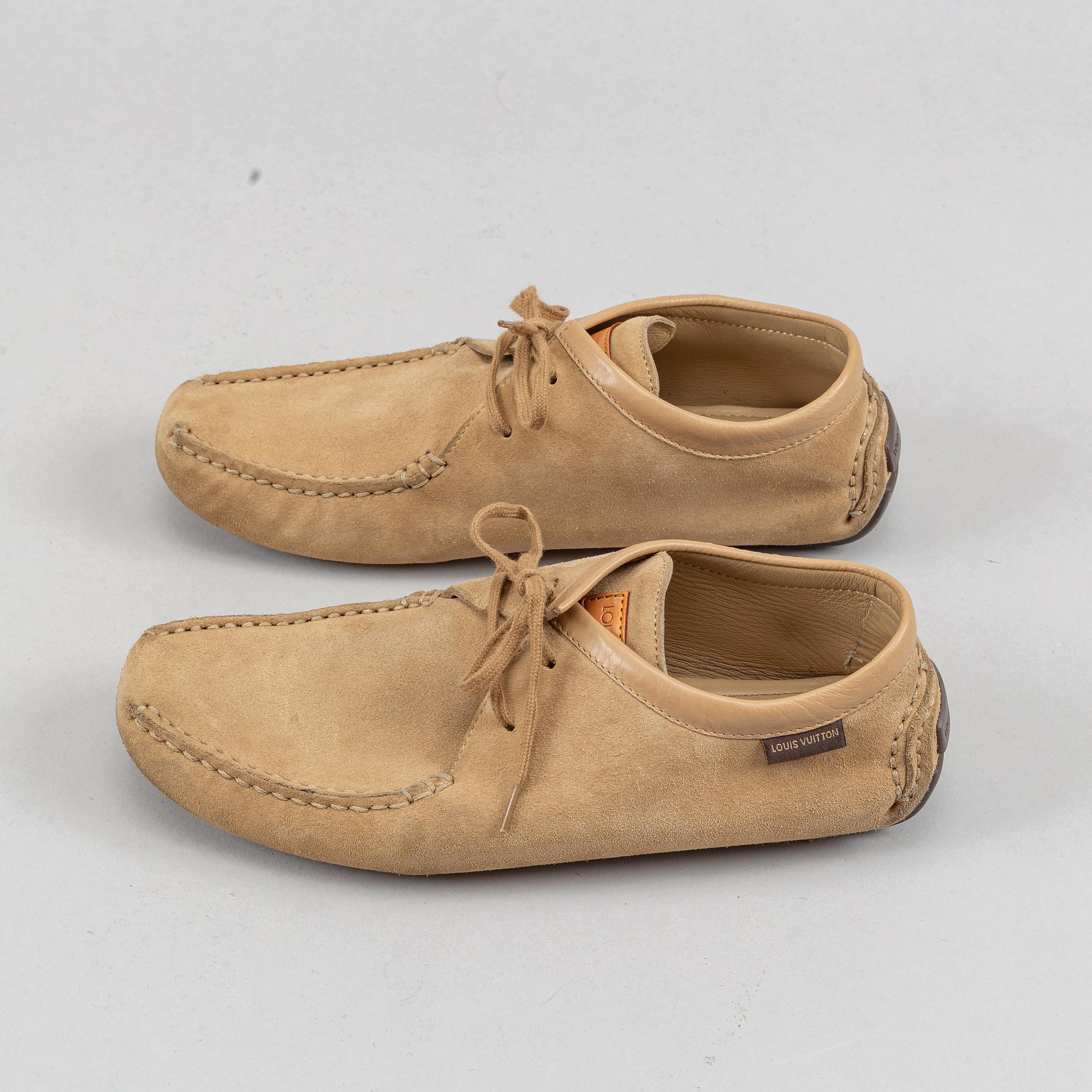 Louis Vuittion, a pair of suede shoes, size 37.