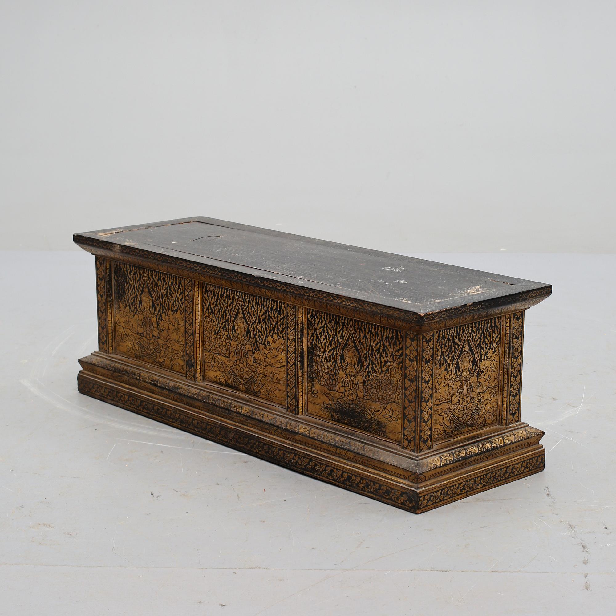 LÅDA MED SCROLL, Thailand, 1900-talets början.