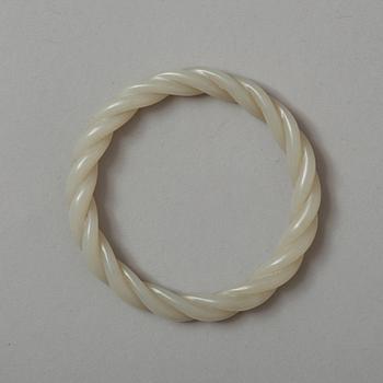 ARMRING, nefrit. Qingdynastin (1644-1912).