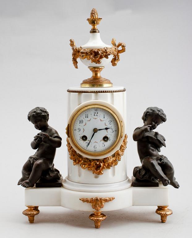 BORDSPENDYL, marmor och patinerad metall, Lenzkirch, sent 1800-tal.