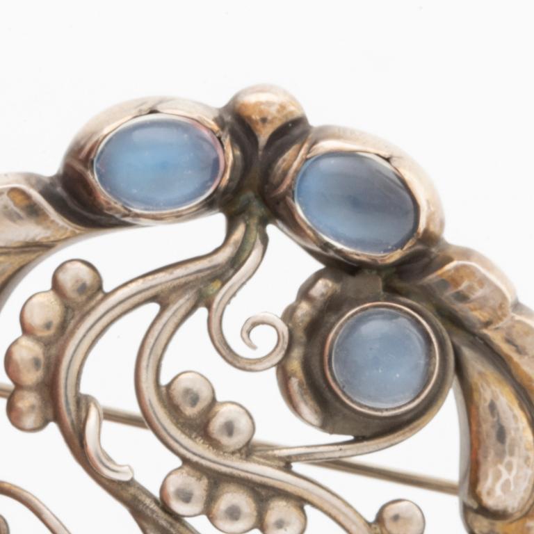 GEORG JENSEN, brosch modell 159, "Moonlight blossom".