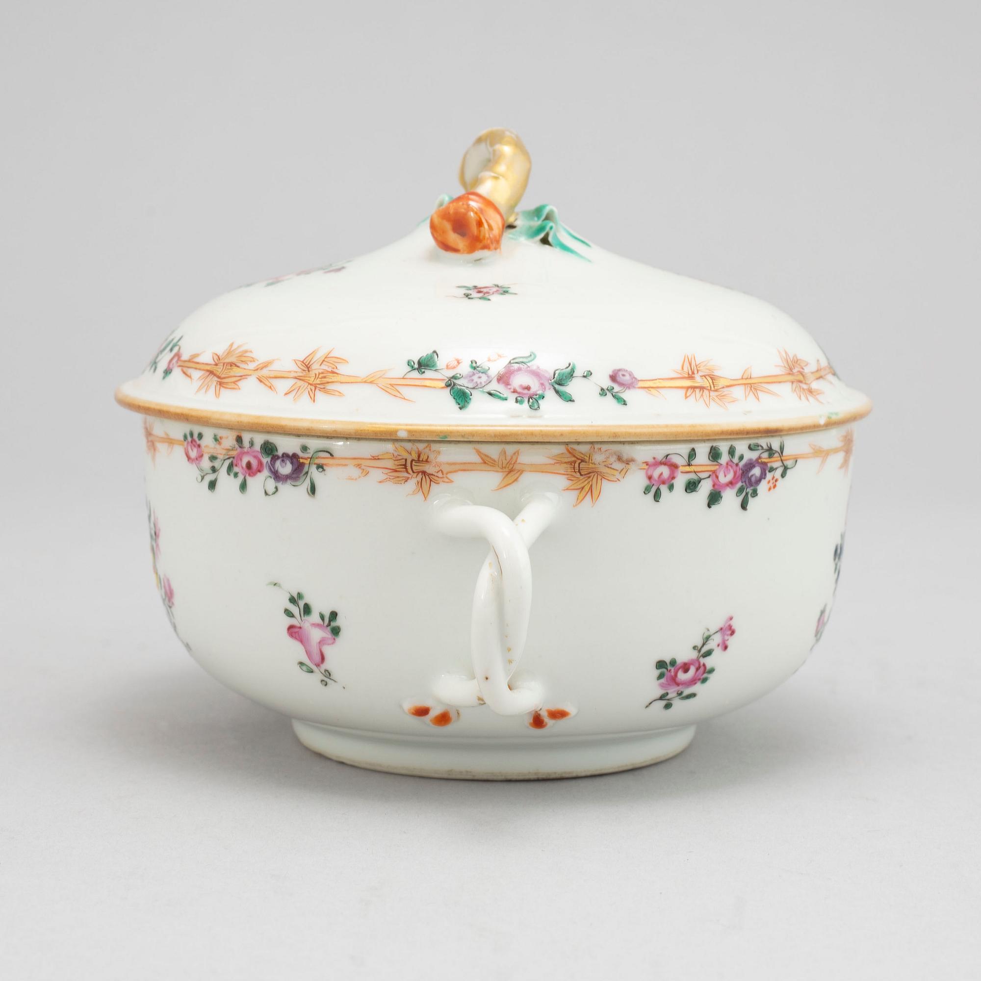 Equelle med lock, kompaniporslin. Qingdynastin, Qianlong (1736-95).
