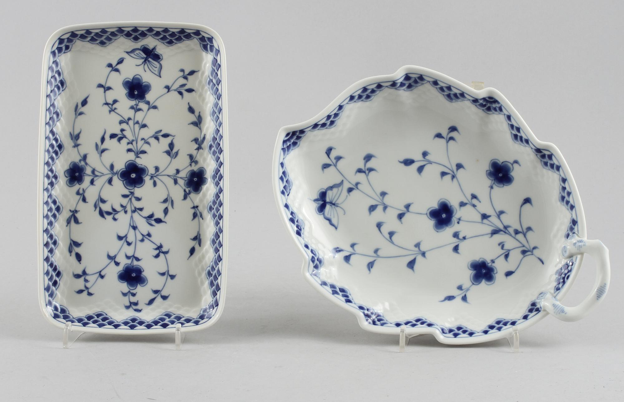 SERVISDELAR, 39 st, porslin, "Sommerfugl", Bing & Gröndahl, omkring 1900-talets mitt.