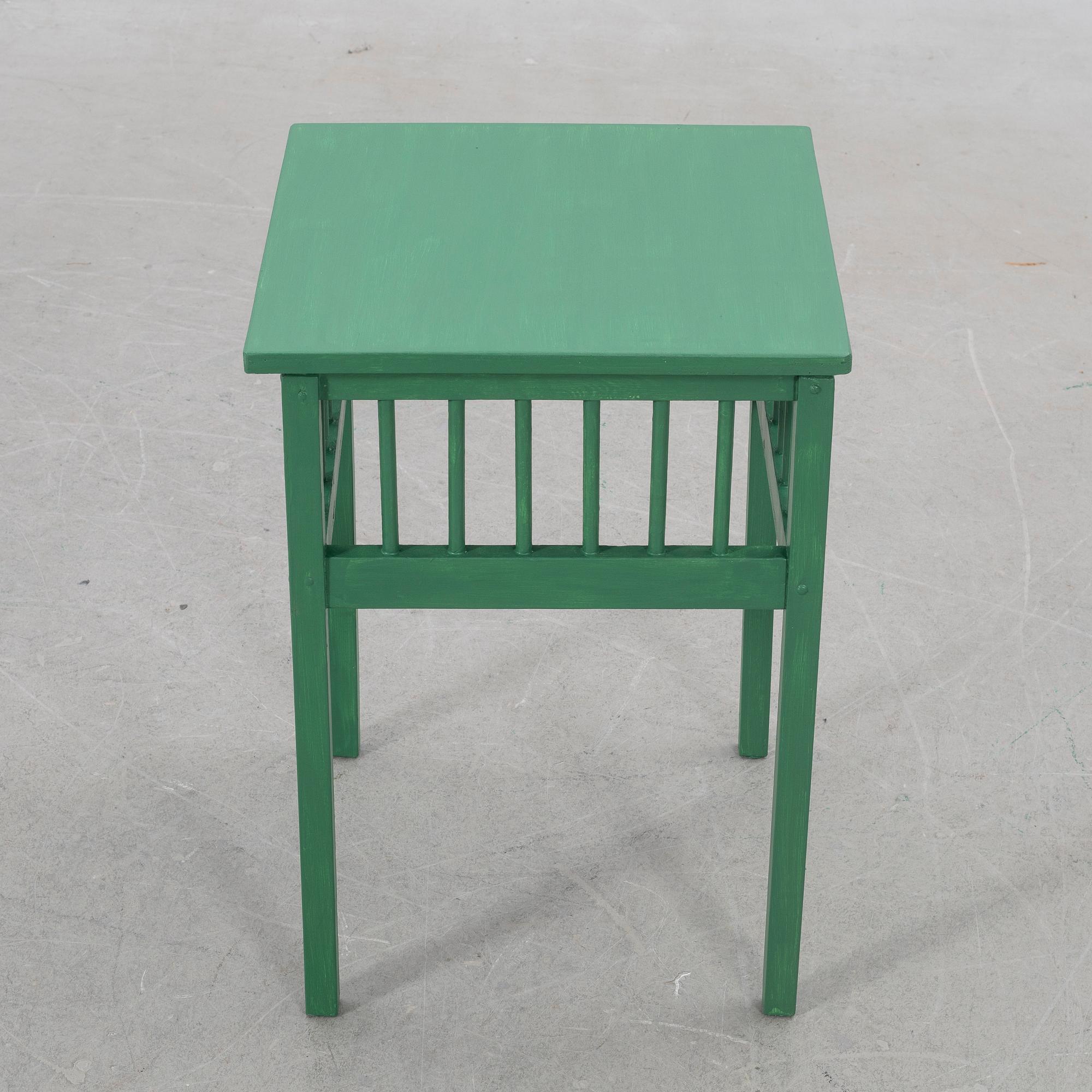 Flower table/pedestal, Art Nouveau, early 20th century.