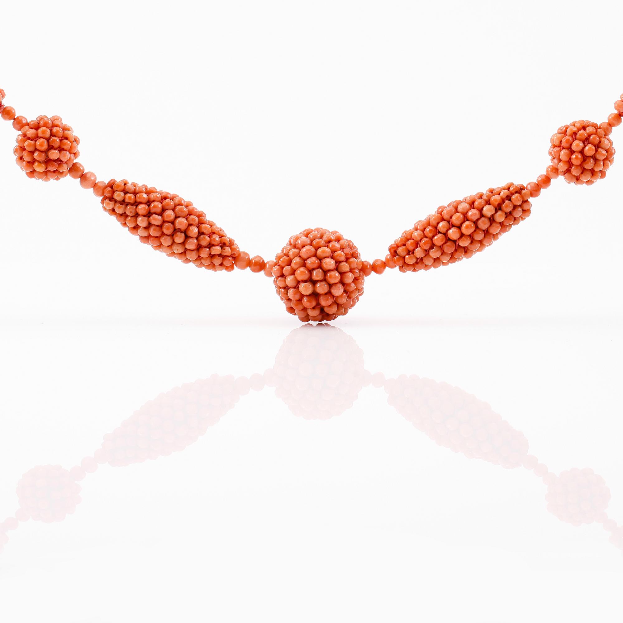 COLLIER, korall, 1900-talets mitt.
