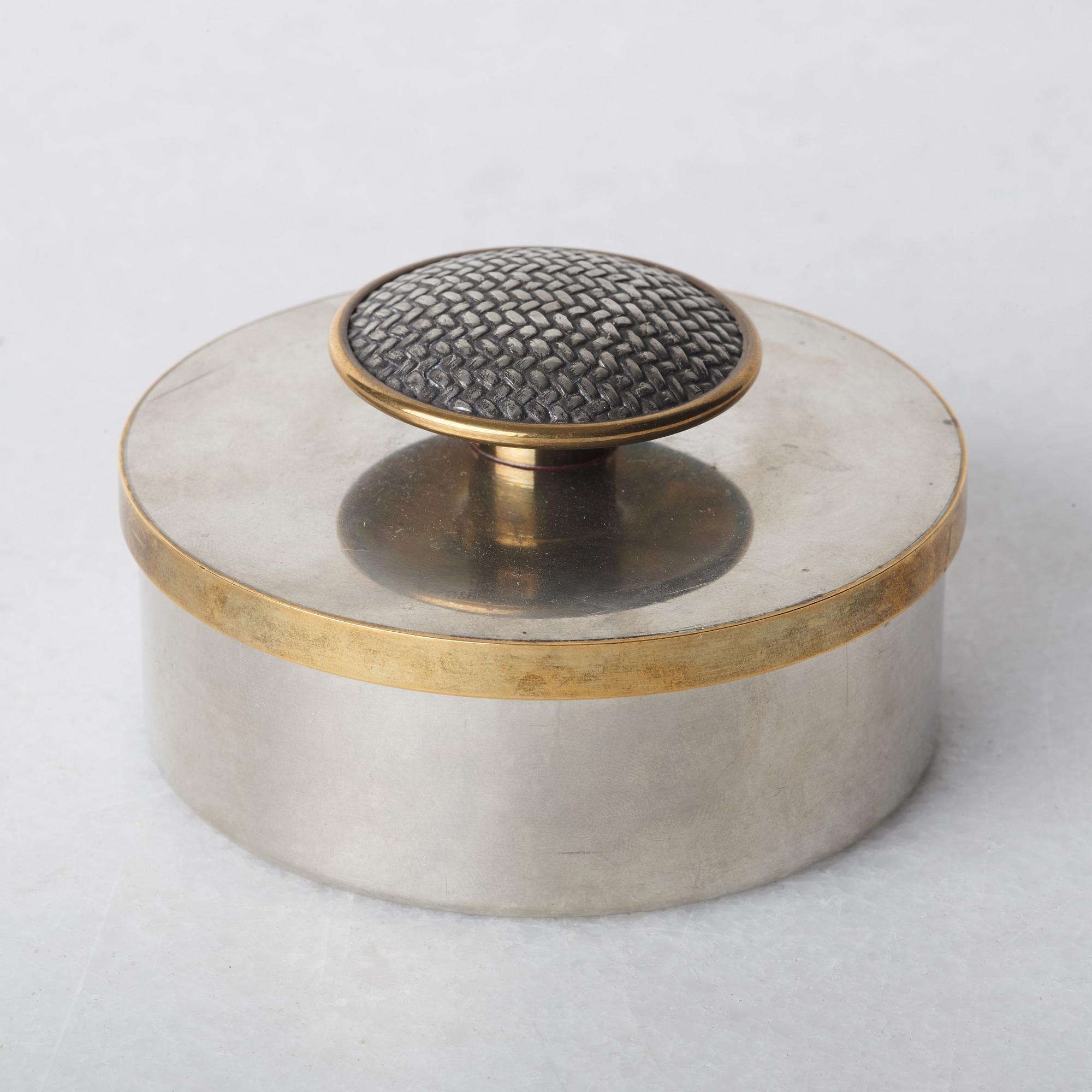 Estrid Ericson, ask med lock, Firma Svenskt Tenn, Stockholm 1956.