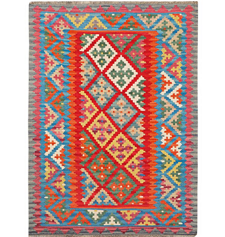 A kilim rug, c. 180 x 128 cm.