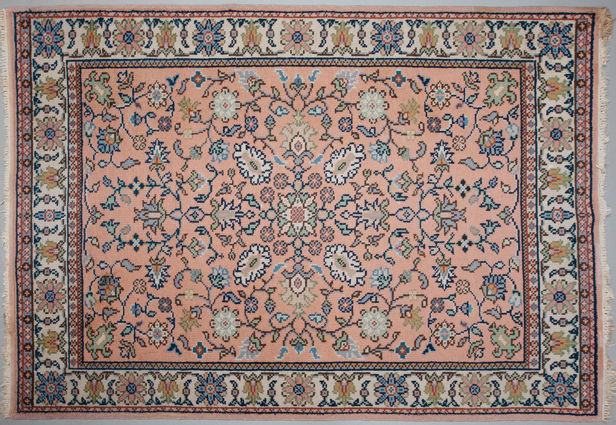 MATTA, orientalisk. Ca 236x165 cm.