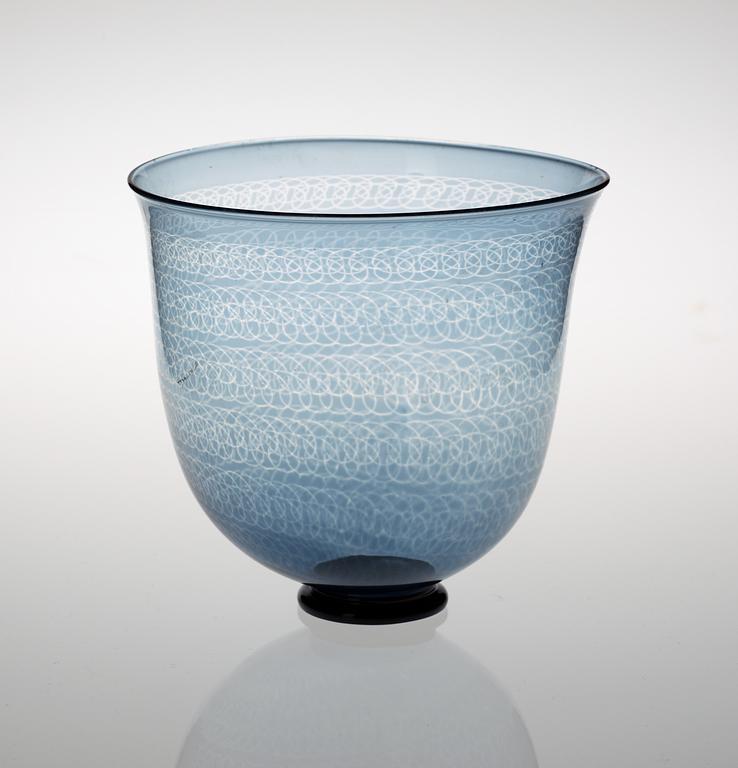 A Nils Landberg 'slipgraal' glass bowl, Orrefors 1963.