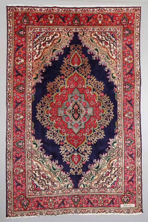 MATTA, orient, ca 302 x 198 cm.