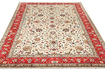 A Mahal carpet, c. 493 x 300 cm.