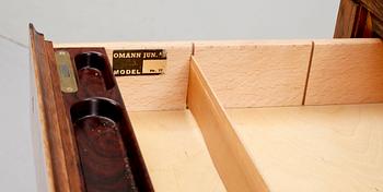 SKRIVBORD, Omann Jun, Modell 77, Danmark, 1960-tal.