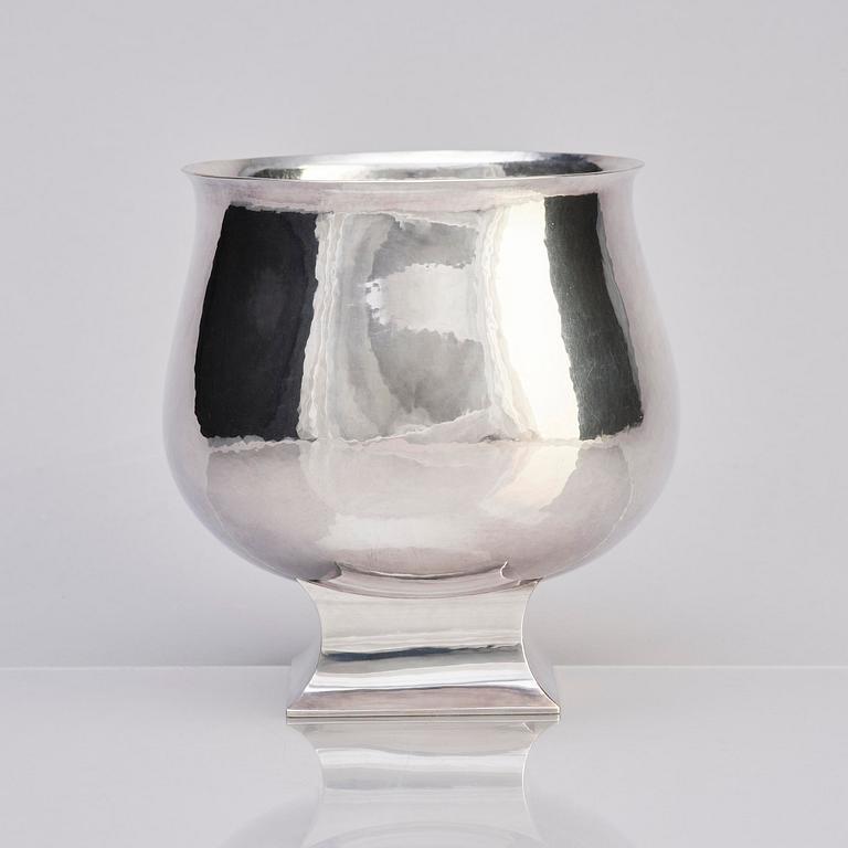 Sigurd Persson, a sterling silver bowl, Stockholm 1968.