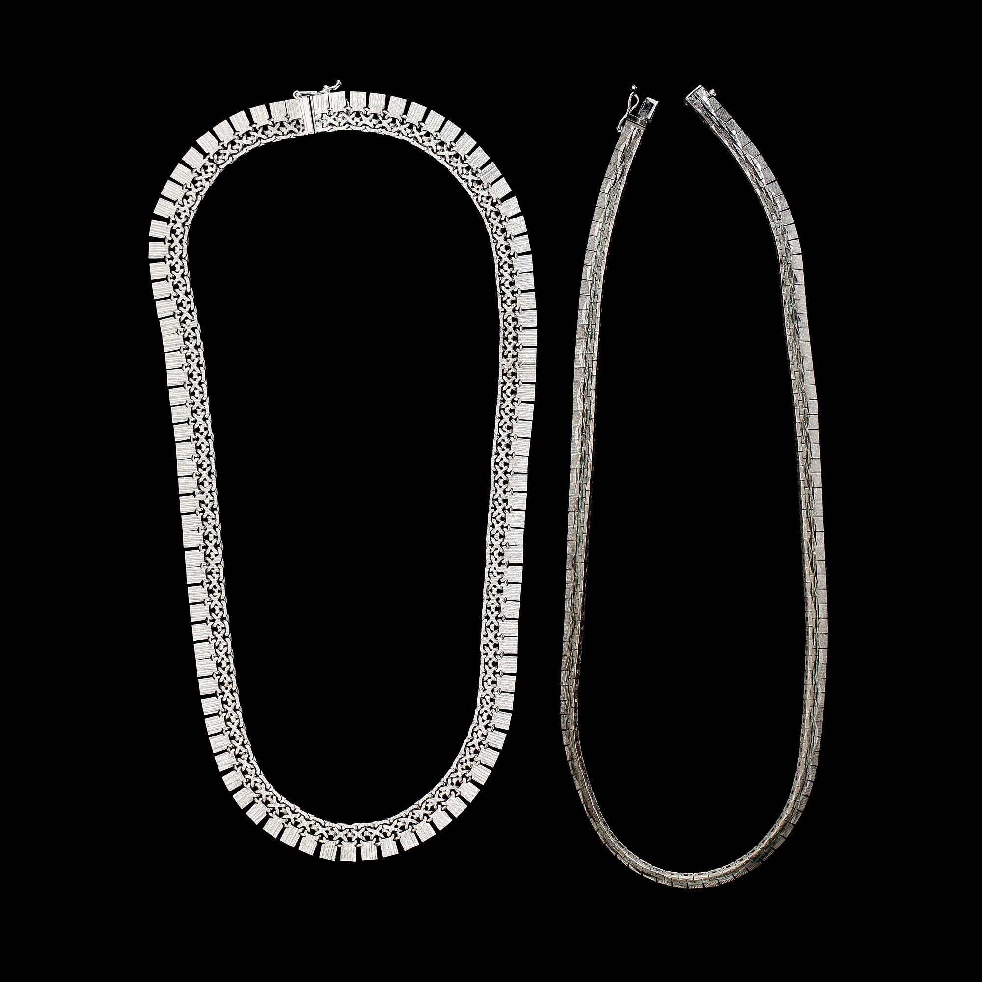 HALSBAND, 2 st, silver, 1900-talets andra hälft. Total vikt ca 69 g.