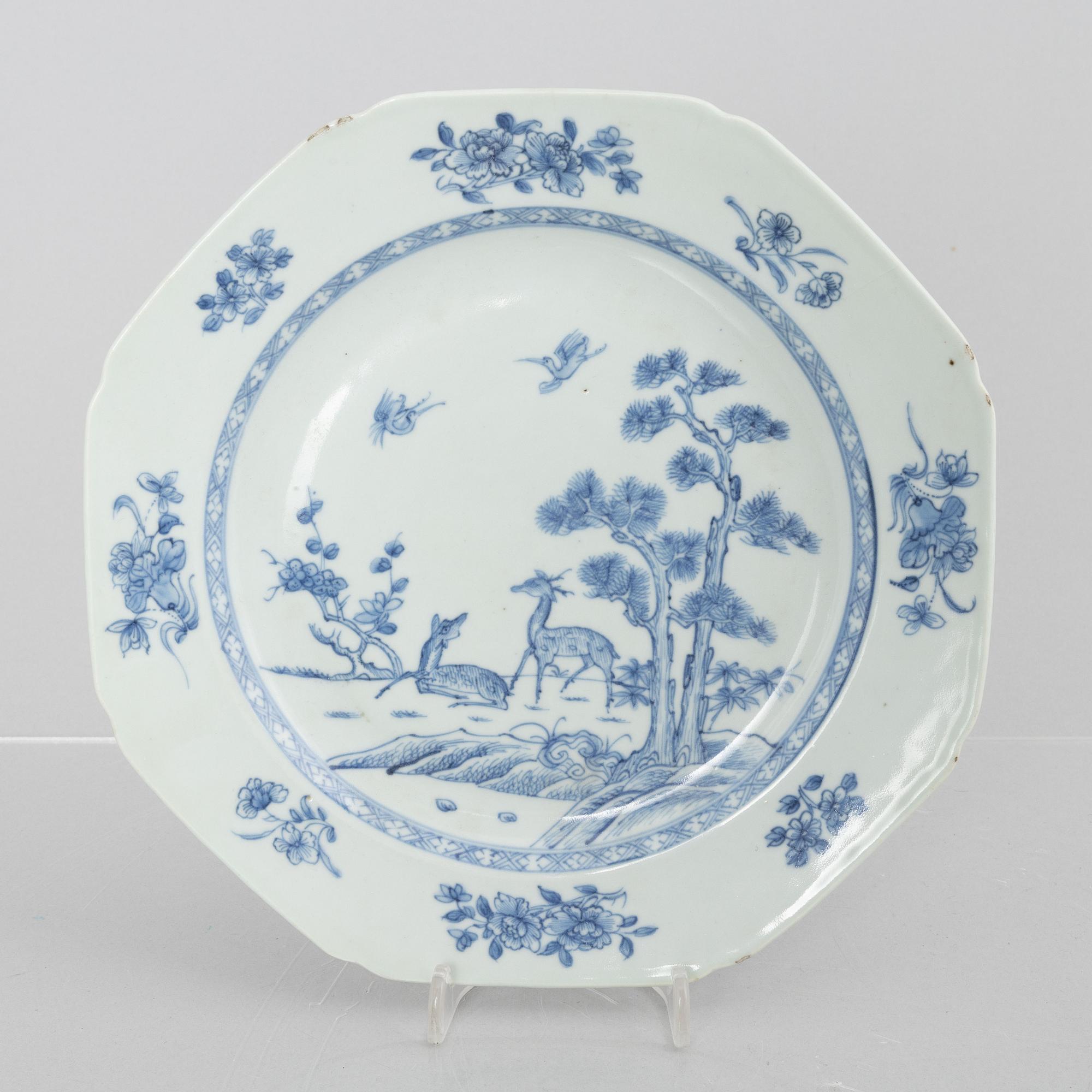 A set of 13 porcelain pieces, China, Qing dynasty, 18th century - early 20th century.