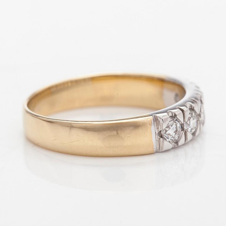 Sormus, 14K kultaa,  briljanttihiottuja timantteja yhteensä noin 0.25 ct.