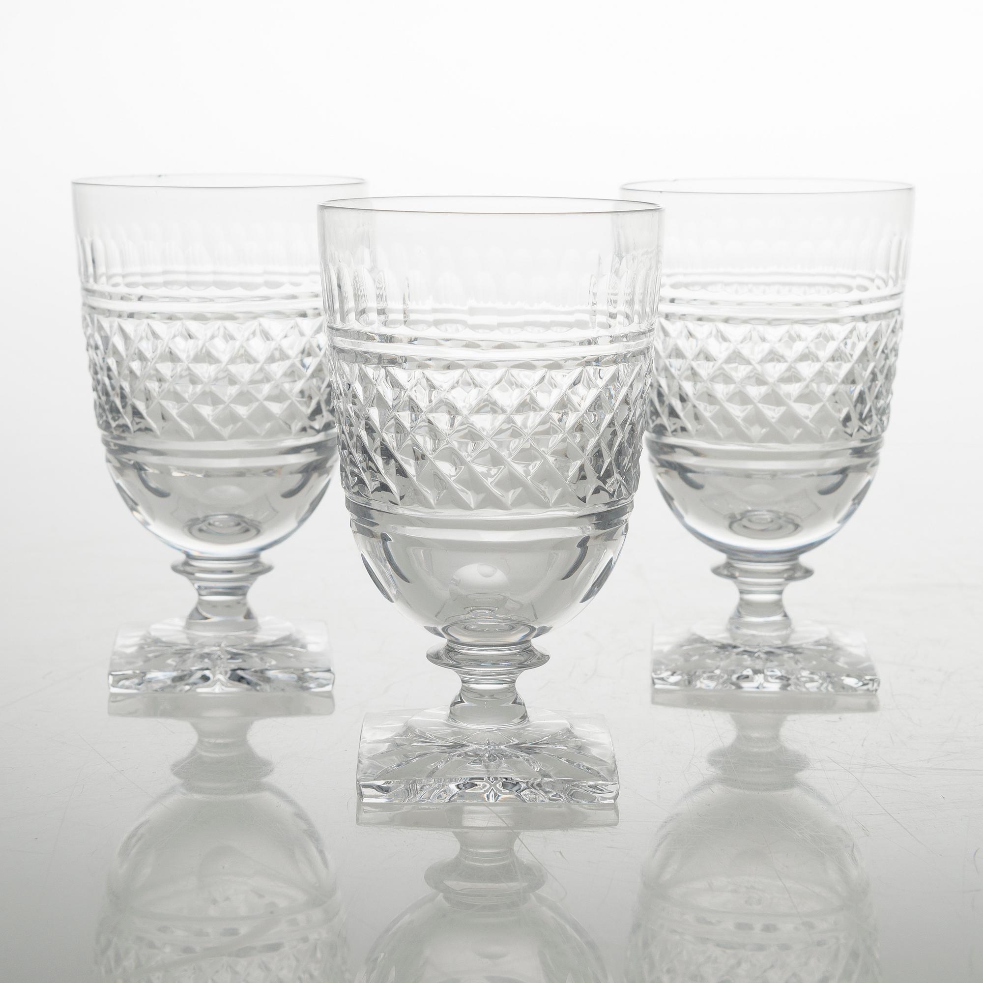 BÅLSKÅL, KARAFF och 87 st GLAS, glas.