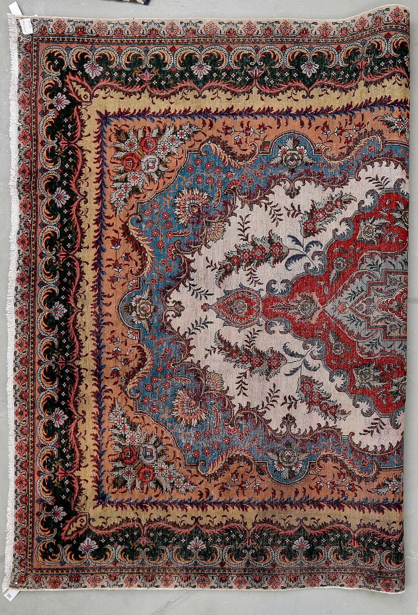 MATTA, Täbris. Ca 375x262 cm.