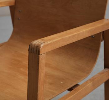 An Alvar AAlto birch plywood armchair, model 51, Huoneakalu-ja Rakennustyötehdas Oy, Artek, Finland.