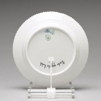 A set of 12 Royal Copenhagen "Flora Dancia" plates, 20th Century.