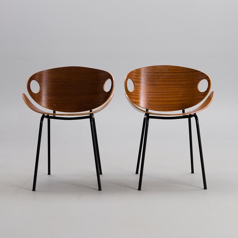 STOLAR, 2 st, Olof Kettunen, tillverkare J. Merivaara, 1900-talets mitt.