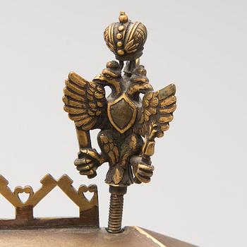 BORDSDEKORATION/KARTA, försilvrad mässing och brons, Ryssland, märkt K. Berto, 1800-talets slut.