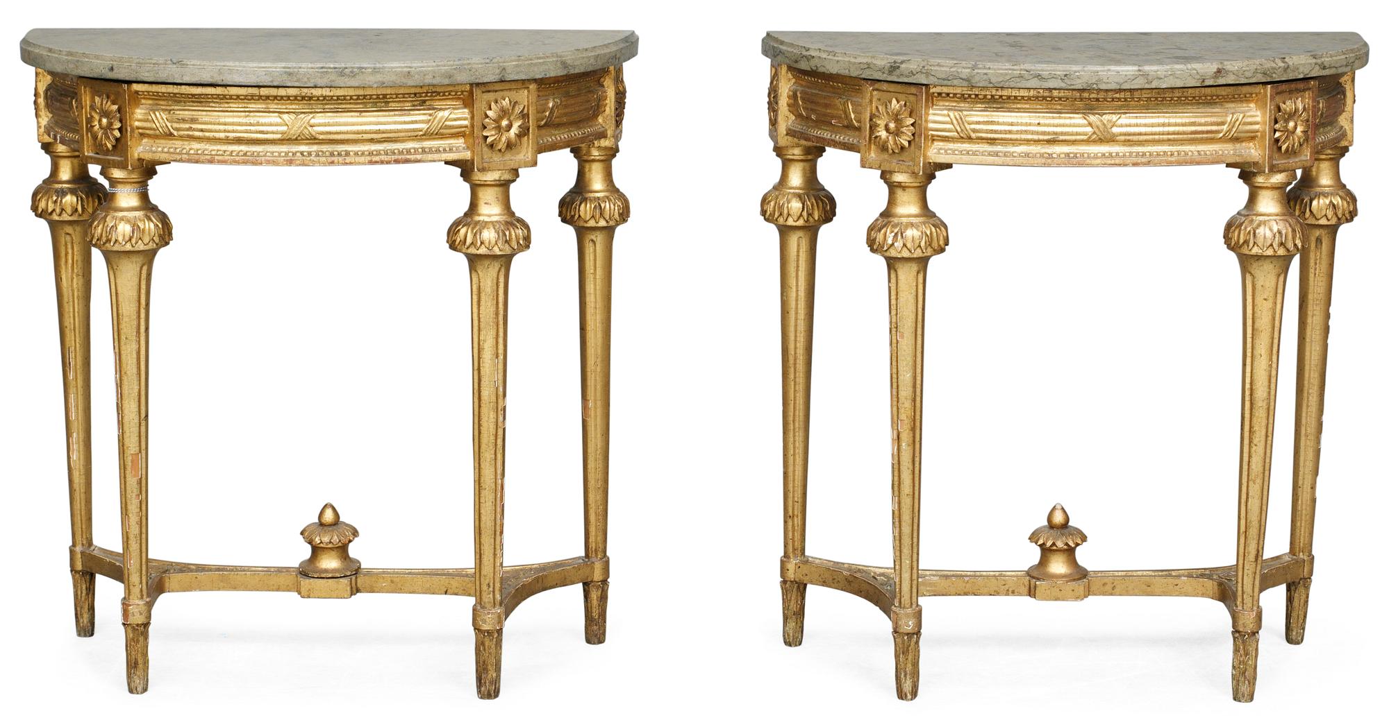 KONSOLBORD, ett par. Stockholmsarbeten omkring 1780. Gustavianska.