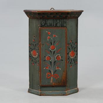 HÖRNSKÅP, allmoge, Hälsingland, daterat 1811.