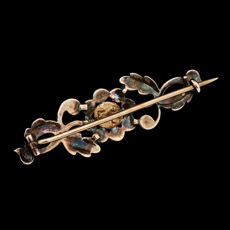 BROSCH, 18k guld samt silver med rosenslipade diamanter och små diamanter, 1800-tal. Vikt 6 g.
