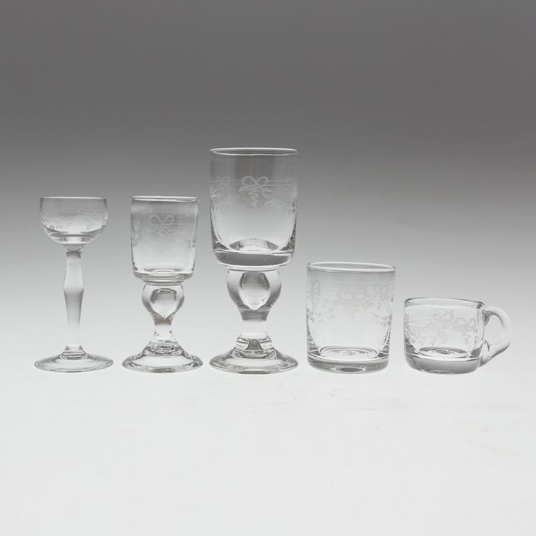 SERVISDELAR, glas, 51 delar, "Antik", Reijmyre, 1900-talets andra hälft.