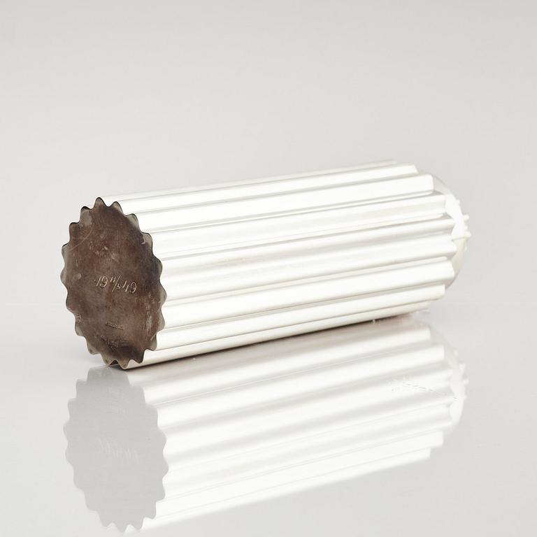 Kay Fisker, a sterling silver coctailshaker, company Anton Michelsen, Copenhagen 1940's.