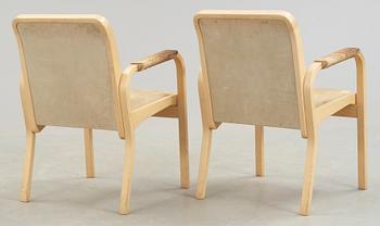 KARMSTOLAR, ett par, modell E45, Alvar Aalto, Artek.