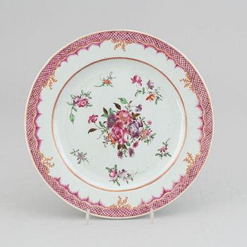 A part famille rose dinner service, Qing dynasty, Qianlong (1736-95).