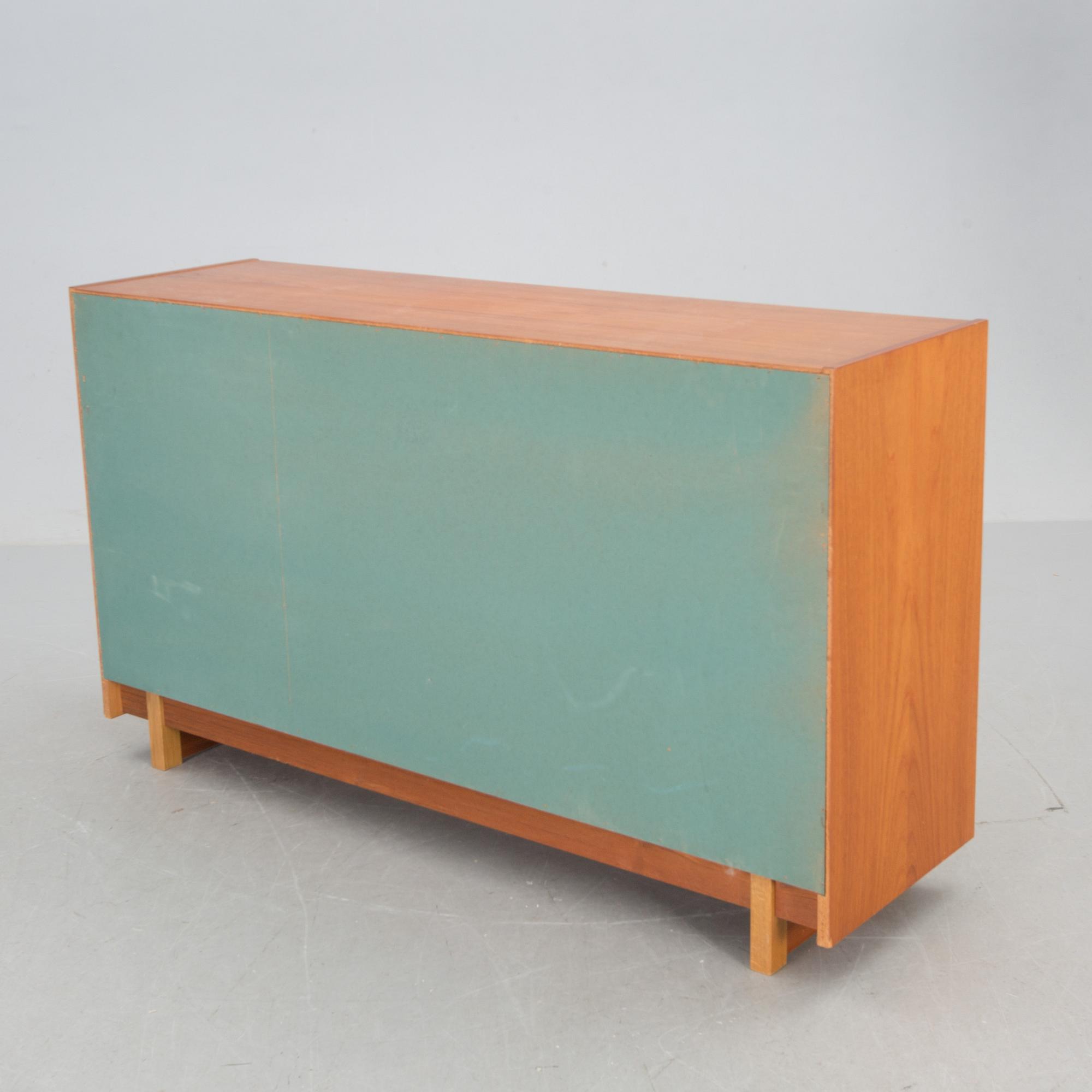 SIDEBOARD, 1900-talets mitt.