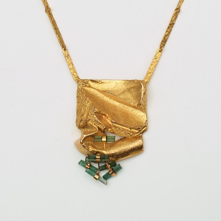 A Björn Weckström 18k gold pendant with turmalines and a chain, Lapponia, Finland.