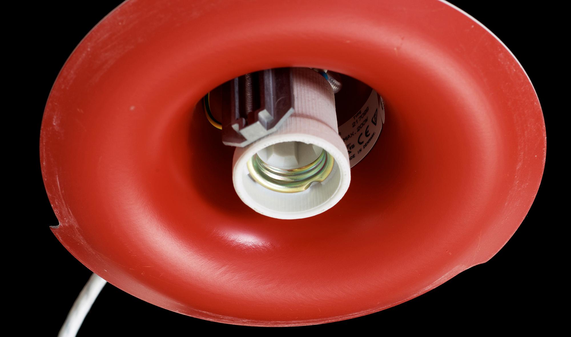 TAKLAMPA, "PH 5", Poul Henningsen för Louis Poulsen, Danmark. Höjd 30 cm.