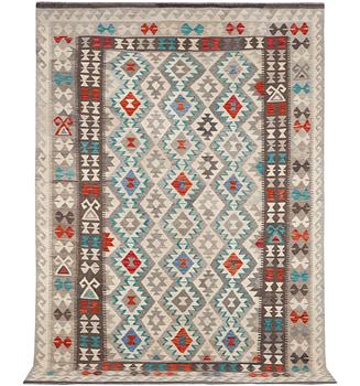 A Kilim carpet, c. 290 x 199 cm.