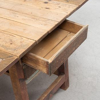 A Swedish gate-leg table, around the year 1800.
