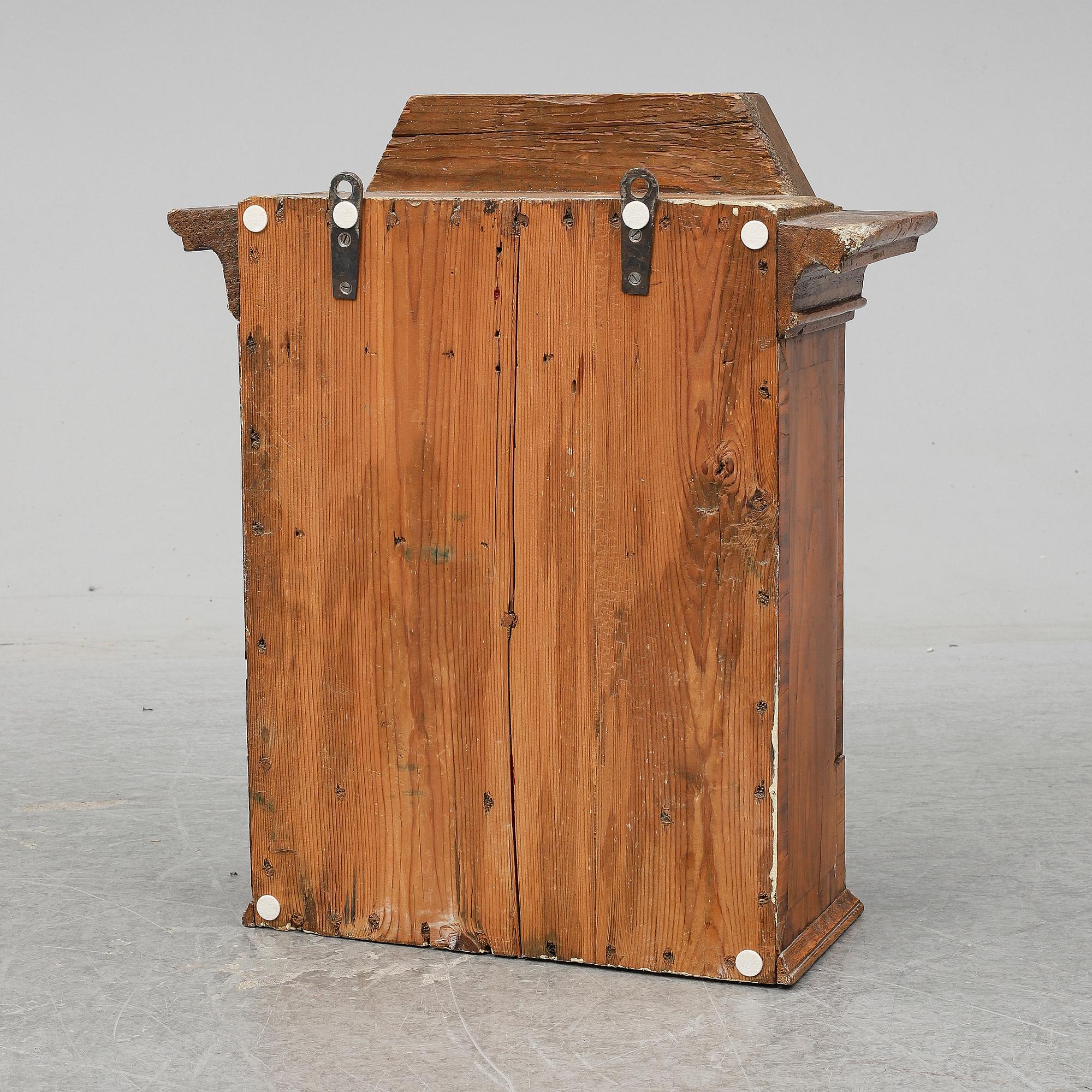 VÄGGSKÅP, barock, 1700-talets första hälft.